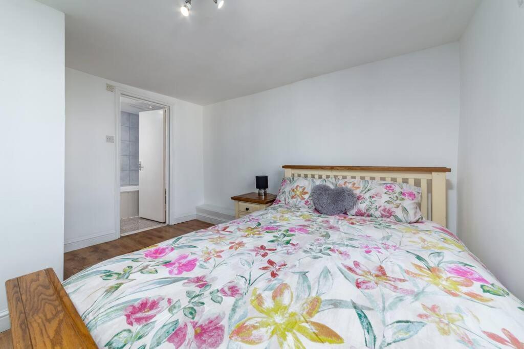 Lovely One Bedroom Flat On Edgware Road #03 Londra Exterior foto